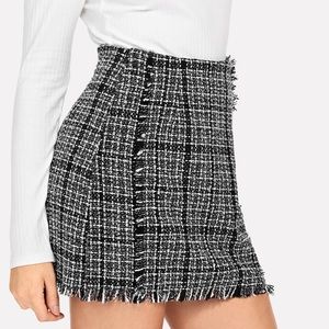 tweed mini skirt. so 90s ⚡️